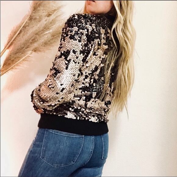 UO Urban Outfitters Black Bronze Gold Matte Lex Sequin Satin Bomber Jacket M - Picture 3 of 9